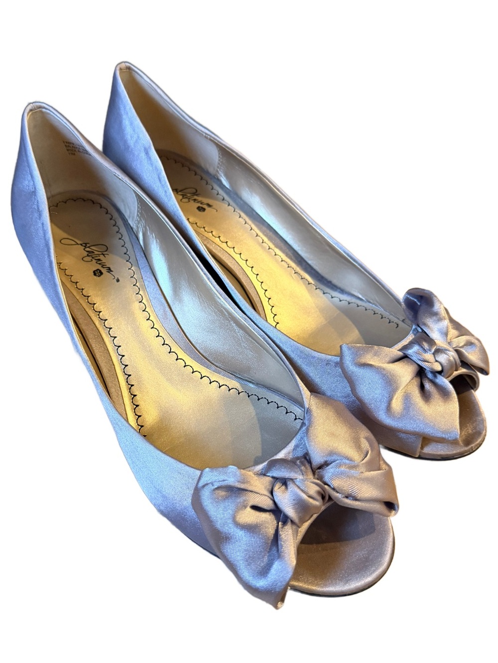 Vintage Nordstrom BP Platinum Satin Bow Wedge Pumps Size 11M Y2K Coquette Style